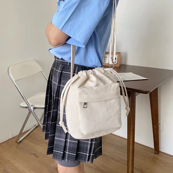 Модни проста холщовая чанта през рамо, Корея, Дамска чанта, чанта за отдих, сто Дамских малки квадратни чанти на съвсем малък.