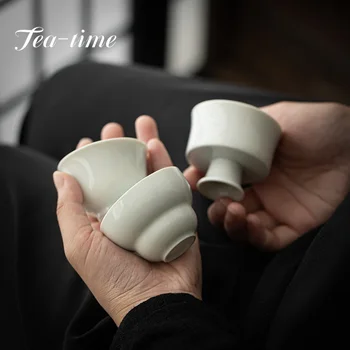 2 бр./лот, бутик, Сиво-бяла порцеланова чаена чаша ръчно изработени керамични чаена чаша с висока дръжка, Пътна чаена чаша, майстор чашка, Японската чаша саке