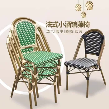Маси и столове от ратан Френски улични кафе-ресторант столове могат да бъдат подредени от алуминиева тръба с имитация на дърво PE