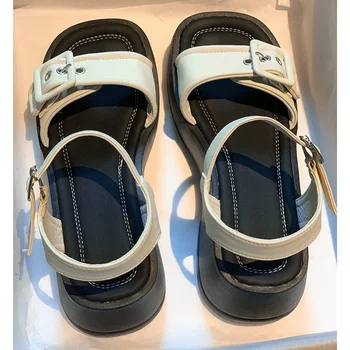 Летни сандали, Новост 2023 г., на супер гореща мода, Универсална обтегач на колана, Тенденция към плажната обувки със защита от хлъзгане на малка дебела подметка